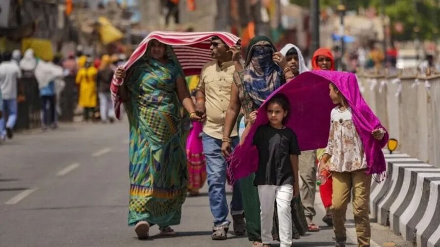 Suhu ekstrem di India mencapai 47 derajat Celsius saat gelombang panas melanda