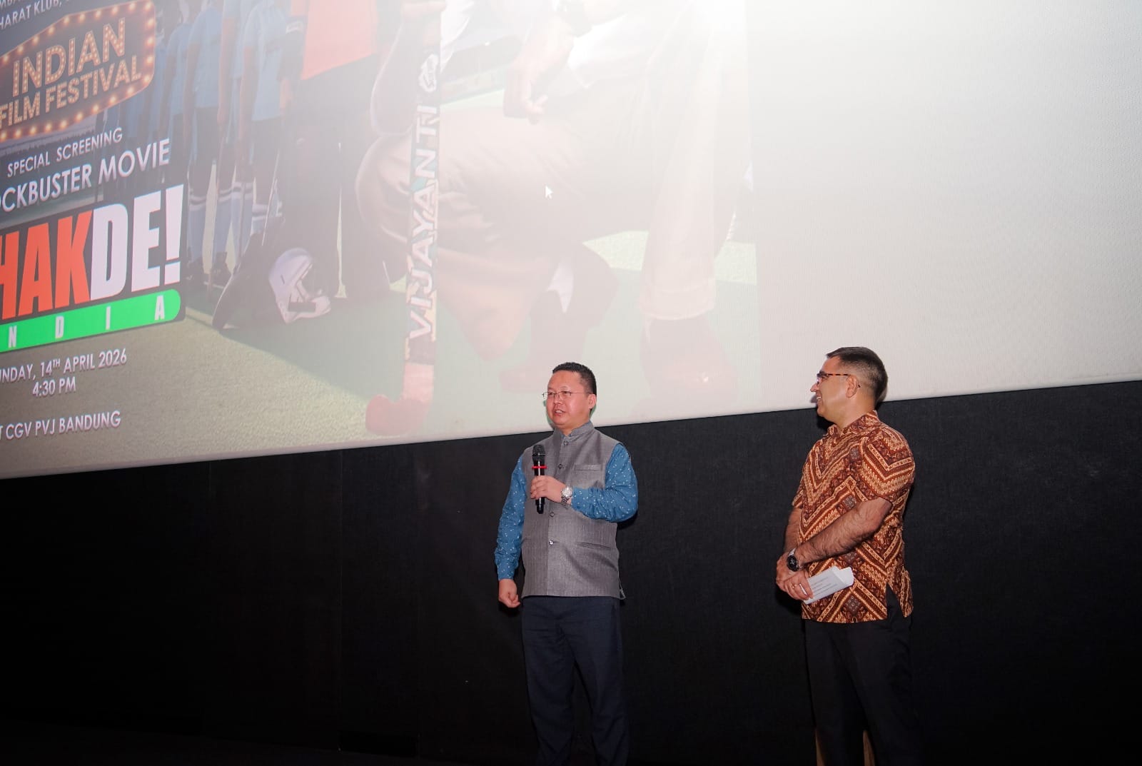Pemutaran film Chak De India Bandung di CGV Paris Van Java dihadiri penonton